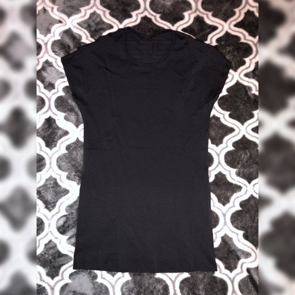 Lululemon black top